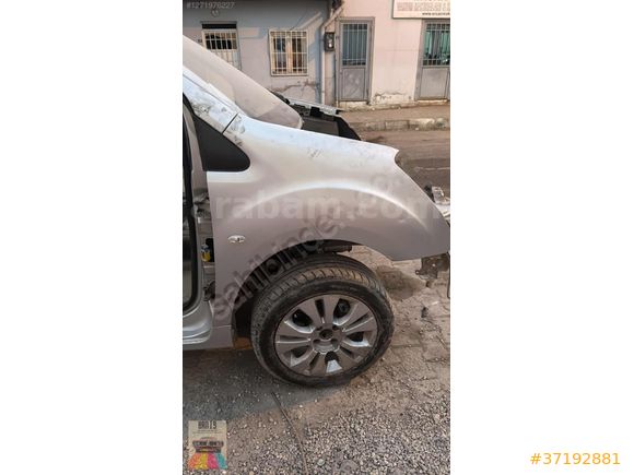 BERLİNGO SOL ÖN ÇAMURLUK