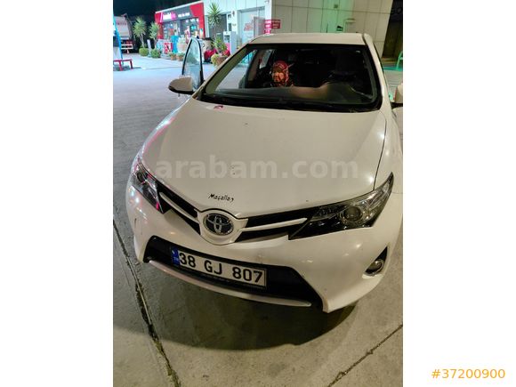 Sahibinden Toyota Auris 1.33 Life 2015 Model