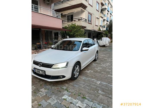 Sahibinden Volkswagen Jetta 1.2 TSi Comfortline 2013 Model  200.000 km Beyaz