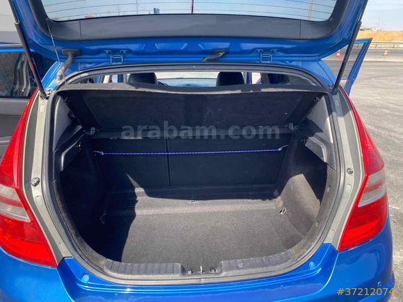 ACİL SATILIK EV ALINACAĞI İÇİN. Hyundai i30 1.6 CRDi Style 2009 Model 