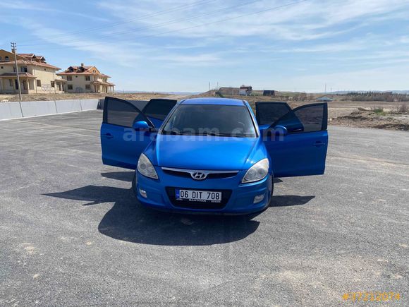 ACİL SATILIK EV ALINACAĞI İÇİN. Hyundai i30 1.6 CRDi Style 2009 Model 