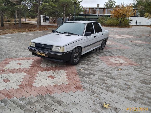 Galeriden Renault R 9 1.4 Broadway GTE 1994 Model