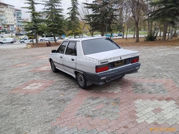 Galeriden Renault R 9 1.4 Broadway GTE 1994 Model