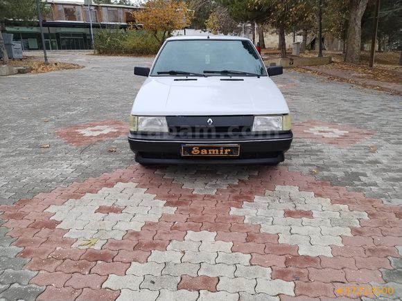 Galeriden Renault R 9 1.4 Broadway GTE 1994 Model