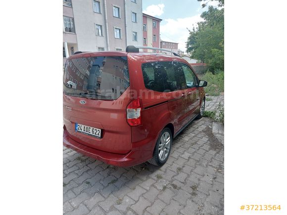 Temiz Ford Tourneo Courier 1.5 TDCi Titanium Plus 2018 Model Hatasız