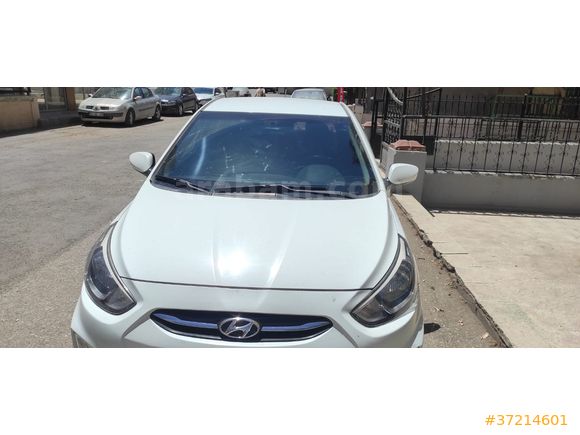 Sahibinden Hyundai Accent Blue 1.6 CRDI Mode Plus 2015 Model 