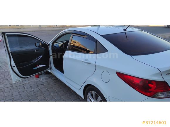 Sahibinden Hyundai Accent Blue 1.6 CRDI Mode Plus 2015 Model 