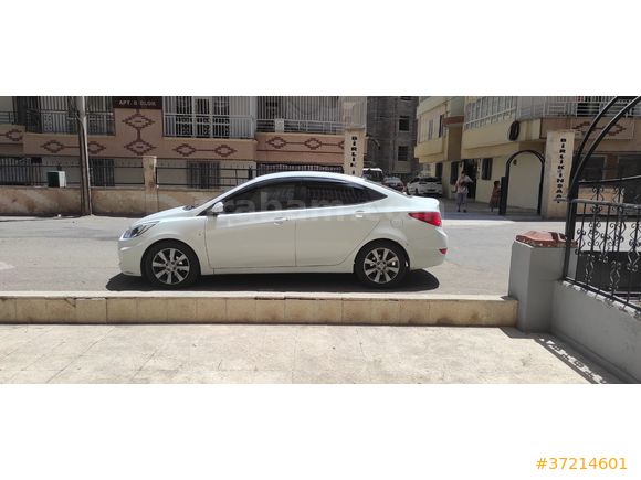 Sahibinden Hyundai Accent Blue 1.6 CRDI Mode Plus 2015 Model 