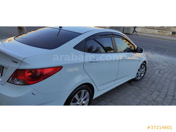 Sahibinden Hyundai Accent Blue 1.6 CRDI Mode Plus 2015 Model 