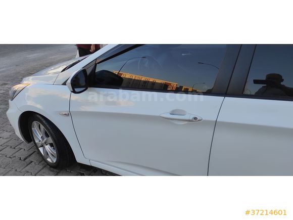 Sahibinden Hyundai Accent Blue 1.6 CRDI Mode Plus 2015 Model 