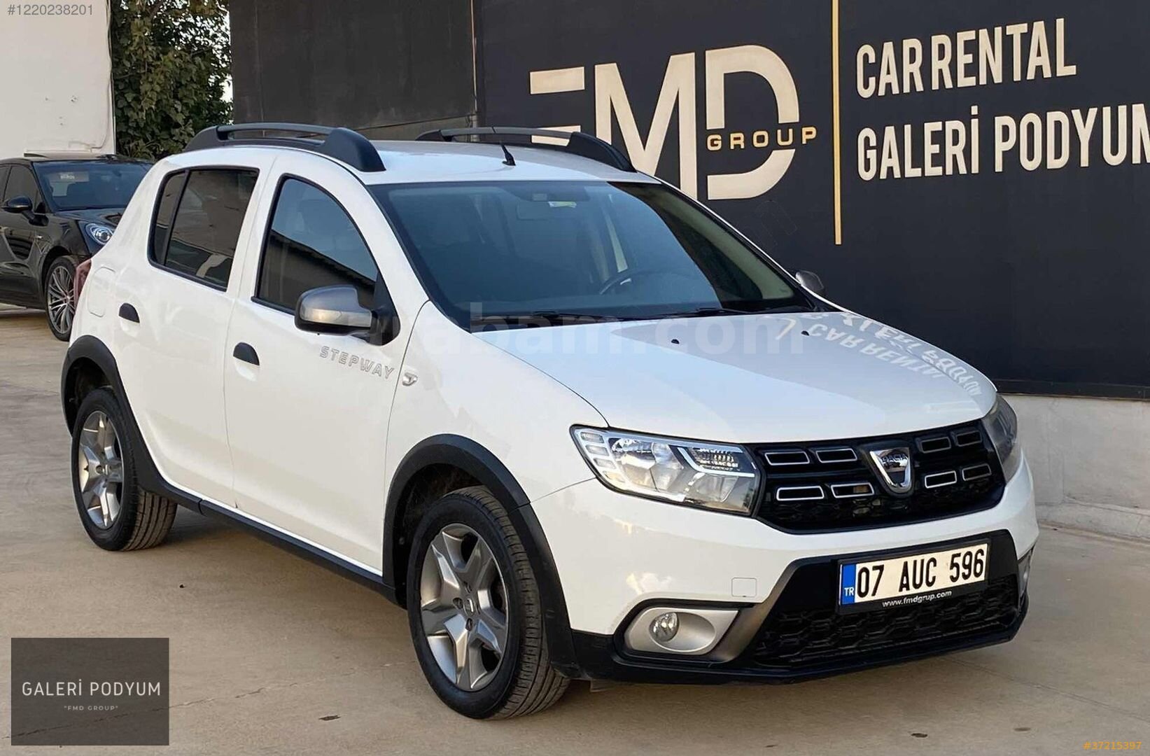 Galeriden Dacia Sandero 0.9 TCe Stepway 2018 Model Antalya 170.000 km Beyaz 1