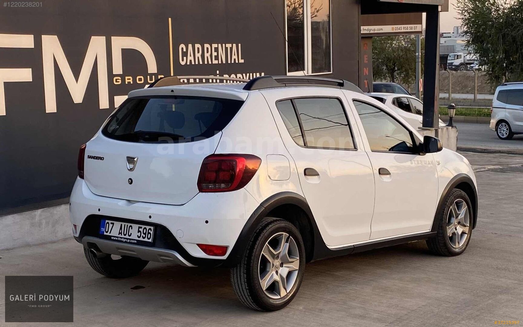 Galeriden Dacia Sandero 0.9 TCe Stepway 2018 Model Antalya 170.000 km Beyaz 4