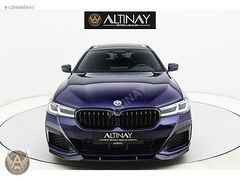 TR TEK BMW 530i xDRİVE TOURİNG M SPORT 50th YEAR EDİTİON TAMDOLU