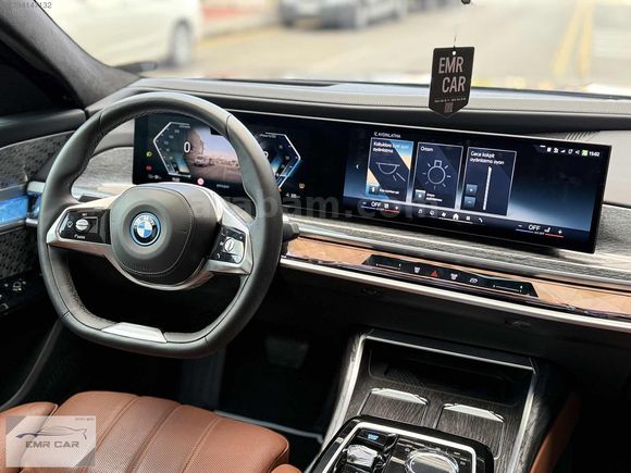 İ7-BAYİ ÇIKIŞLI-X DRİVE M EXCELLENCE-AİR-E SİM-ARKA EKRAN