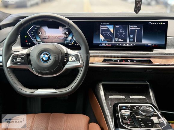 İ7-BAYİ ÇIKIŞLI-X DRİVE M EXCELLENCE-AİR-E SİM-ARKA EKRAN