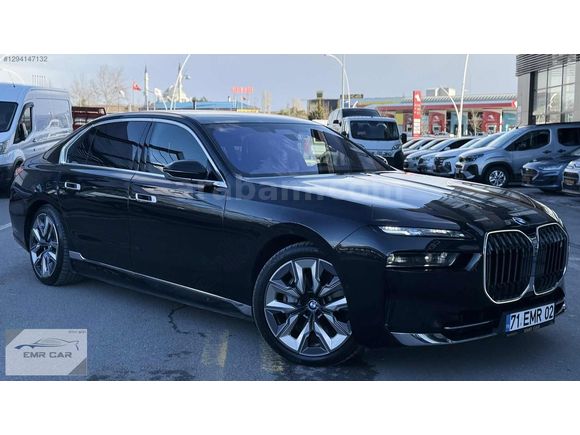 İ7-BAYİ ÇIKIŞLI-X DRİVE M EXCELLENCE-AİR-E SİM-ARKA EKRAN