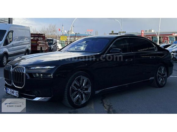 İ7-BAYİ ÇIKIŞLI-X DRİVE M EXCELLENCE-AİR-E SİM-ARKA EKRAN