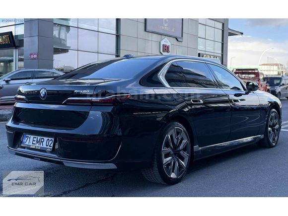 İ7-BAYİ ÇIKIŞLI-X DRİVE M EXCELLENCE-AİR-E SİM-ARKA EKRAN