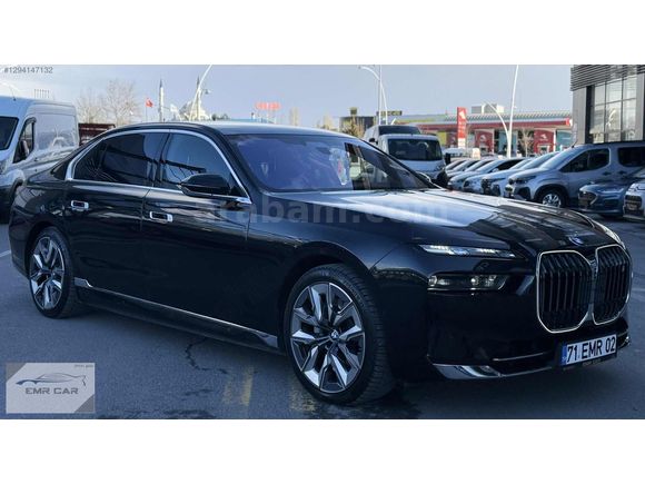 İ7-BAYİ ÇIKIŞLI-X DRİVE M EXCELLENCE-AİR-E SİM-ARKA EKRAN