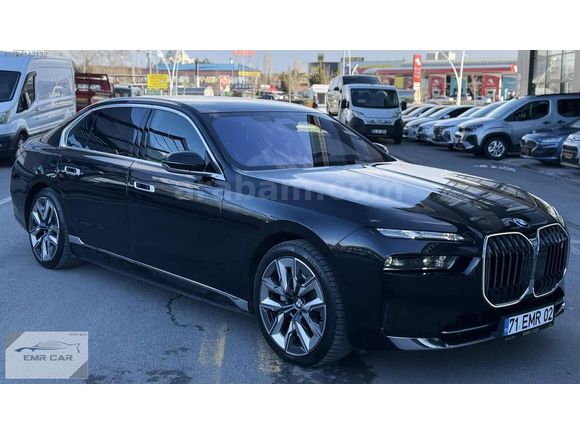 İ7-BAYİ ÇIKIŞLI-X DRİVE M EXCELLENCE-AİR-E SİM-ARKA EKRAN