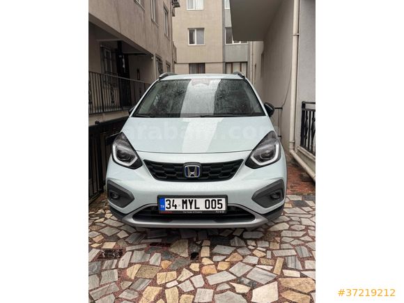 Sahibinden Honda Jazz 1.5 Hybrid Crosstar Executive 2024 Model 