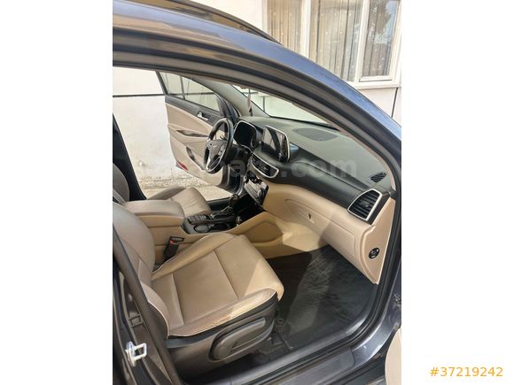 Sahibinden Hyundai Tucson 1.6 CRDi Elite 2020 Model  85.000 km Gri