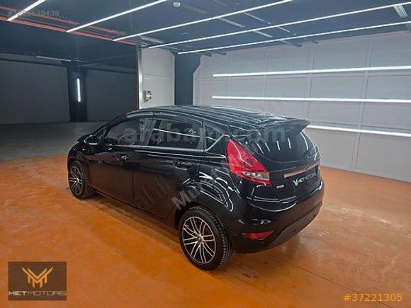 FORD FIESTA TITANIUM 1.4 DIZEL MANUEL TEMIZ BAKIMLI ORJINAL