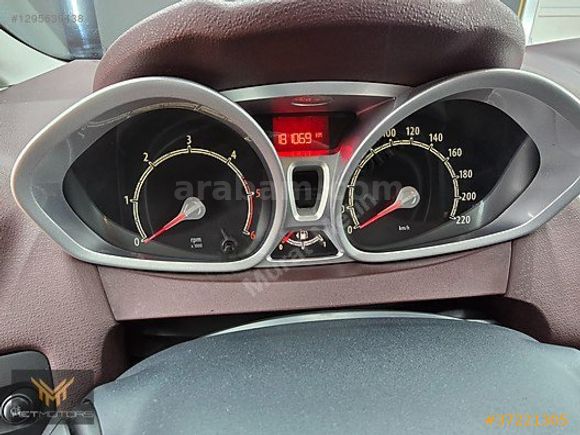 FORD FIESTA TITANIUM 1.4 DIZEL MANUEL TEMIZ BAKIMLI ORJINAL