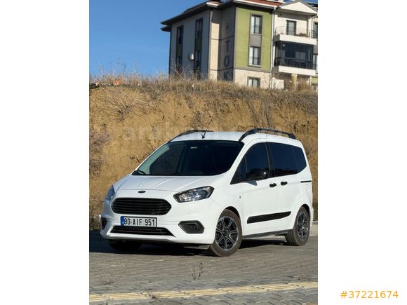 Sahibinden Ford Tourneo Courier 1.5 TDCi Journey Titanium Plus 2022 Model