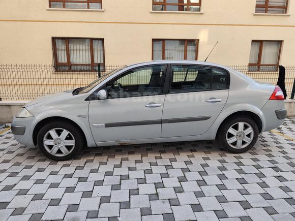 Memurdan Temiz Kullanılmış Bakımlı Megane 2