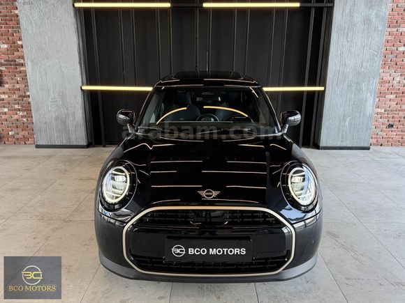 2025 MINI COOPER 1.5 FAVOURED HATASIZ TRAMERSİZ KARTA 12 TAKSİT