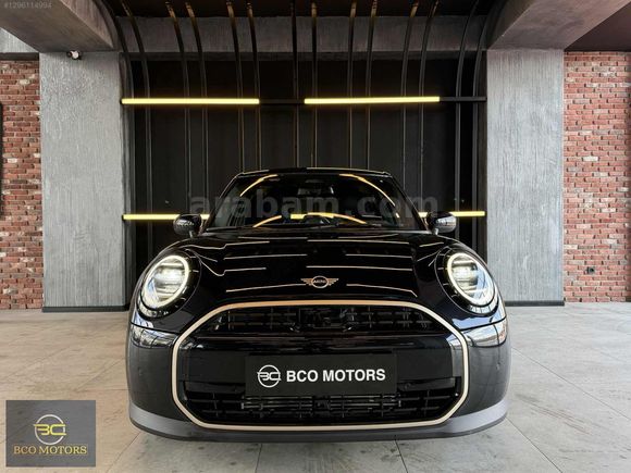 2025 MINI COOPER 1.5 FAVOURED HATASIZ TRAMERSİZ KARTA 12 TAKSİT