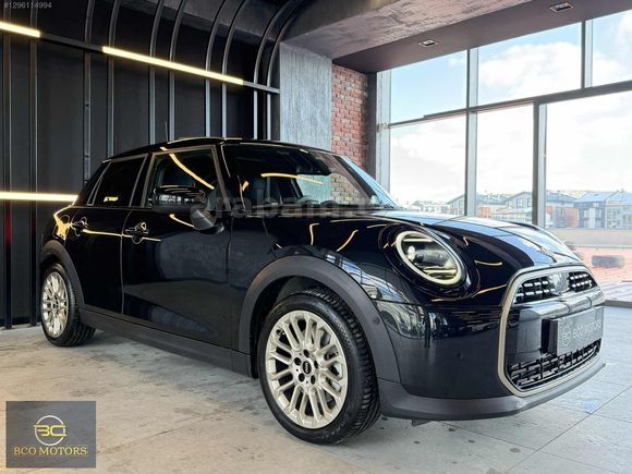 2025 MINI COOPER 1.5 FAVOURED HATASIZ TRAMERSİZ KARTA 12 TAKSİT