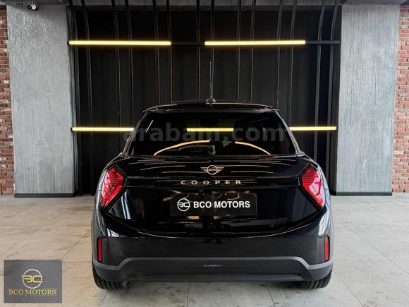 2025 MINI COOPER 1.5 FAVOURED HATASIZ TRAMERSİZ KARTA 12 TAKSİT