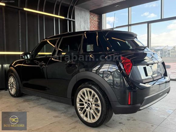 2025 MINI COOPER 1.5 FAVOURED HATASIZ TRAMERSİZ KARTA 12 TAKSİT