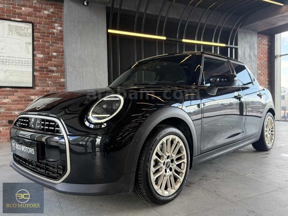 2025 MINI COOPER 1.5 FAVOURED HATASIZ TRAMERSİZ KARTA 12 TAKSİT