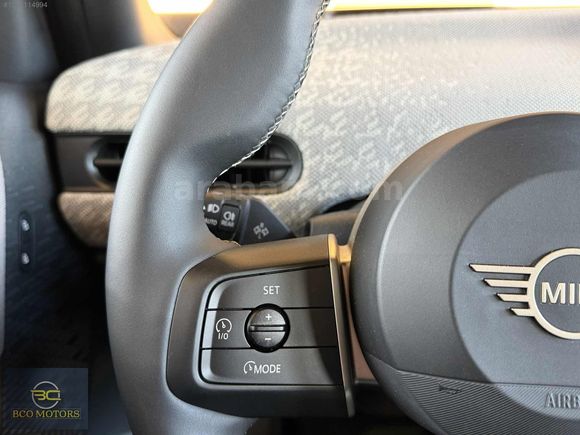 2025 MINI COOPER 1.5 FAVOURED HATASIZ TRAMERSİZ KARTA 12 TAKSİT