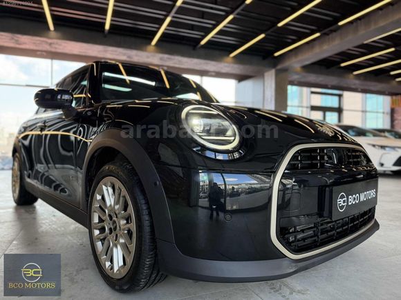 2025 MINI COOPER 1.5 FAVOURED HATASIZ TRAMERSİZ KARTA 12 TAKSİT