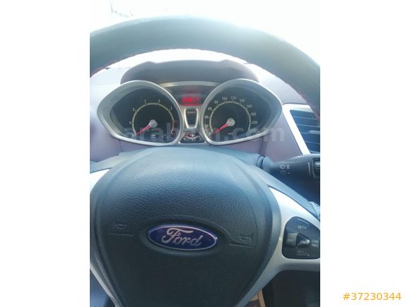 Sahibinden Ford Fiesta 1.4 Titanium X 2010 Model  198000 km Siyah