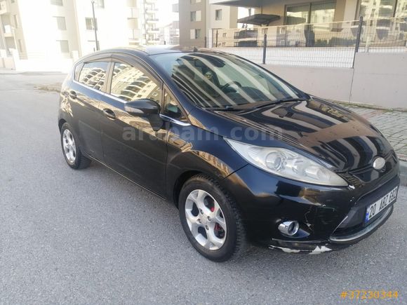Sahibinden Ford Fiesta 1.4 Titanium X 2010 Model  198000 km Siyah