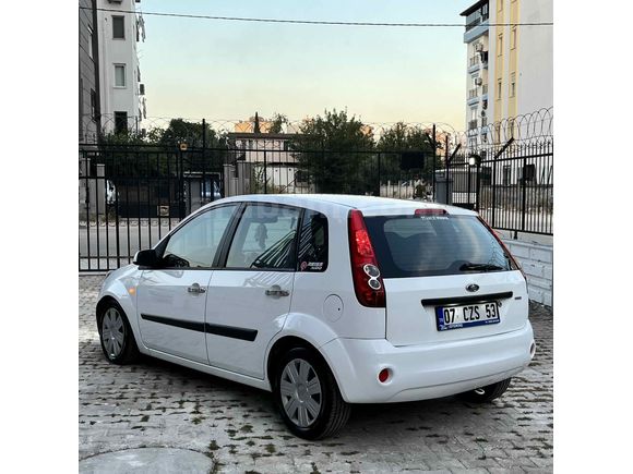 Tek değişen  2009 fiesta