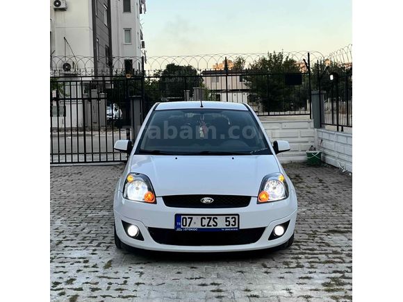 Tek değişen  2009 fiesta