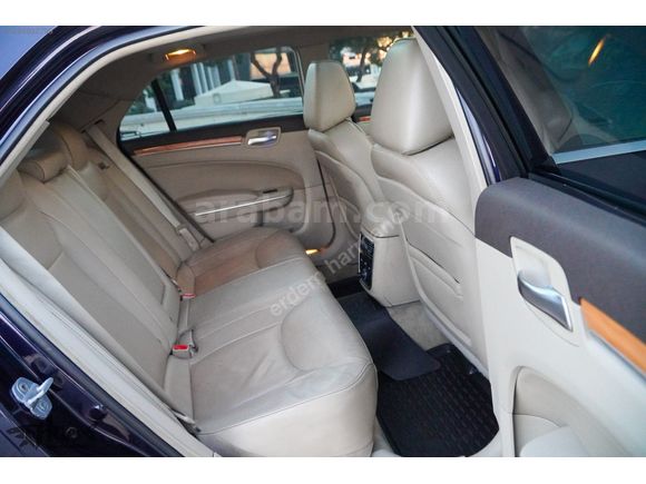 ERDEM'den 2012 Chrysler 300C 3.0CRD Lacivert-Bej Full SRT Design