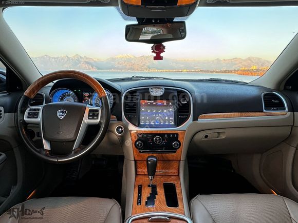 ERDEM'den 2012 Chrysler 300C 3.0CRD Lacivert-Bej Full SRT Design