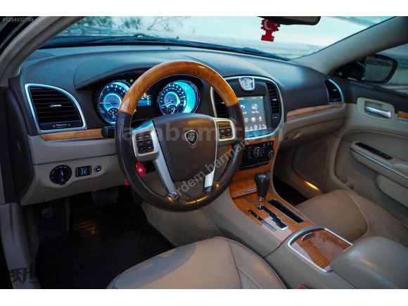 ERDEM'den 2012 Chrysler 300C 3.0CRD Lacivert-Bej Full SRT Design
