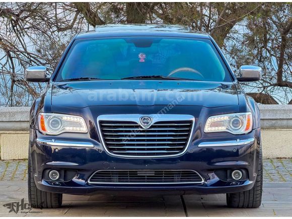 ERDEM'den 2012 Chrysler 300C 3.0CRD Lacivert-Bej Full SRT Design