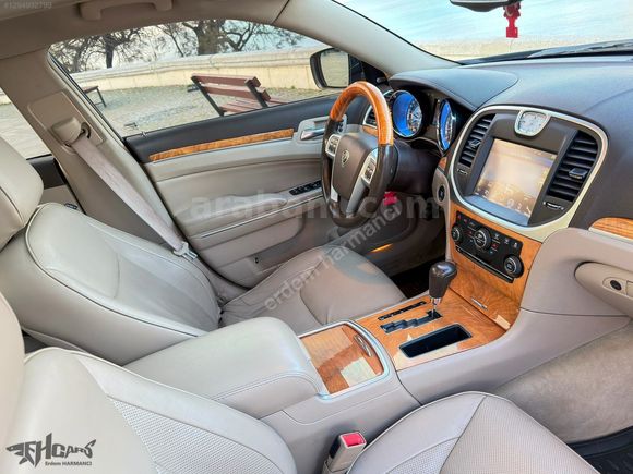 ERDEM'den 2012 Chrysler 300C 3.0CRD Lacivert-Bej Full SRT Design