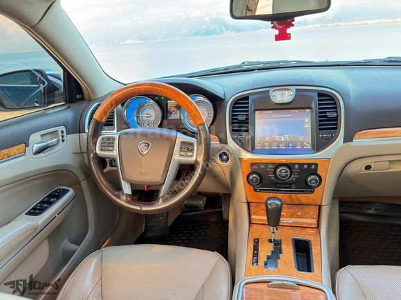 ERDEM'den 2012 Chrysler 300C 3.0CRD Lacivert-Bej Full SRT Design