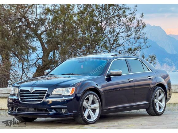 ERDEM'den 2012 Chrysler 300C 3.0CRD Lacivert-Bej Full SRT Design