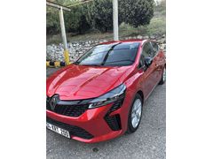 Sahibinden Renault Clio 1.0 TCe Evolution 2023 Model  30.000 km Kırmızı